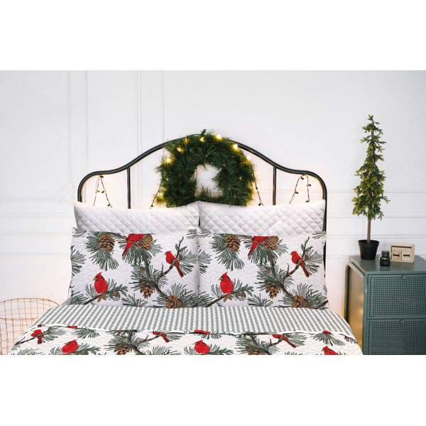 The Holiday Aisle® Jaell Holiday Cardinal Reversible Bedding Quilt Set